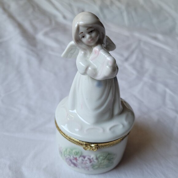Angel Porcelain Trinket Box Harp Floral Vintage Gold Tone Trim Clasp Ring Box - Picture 13 of 15